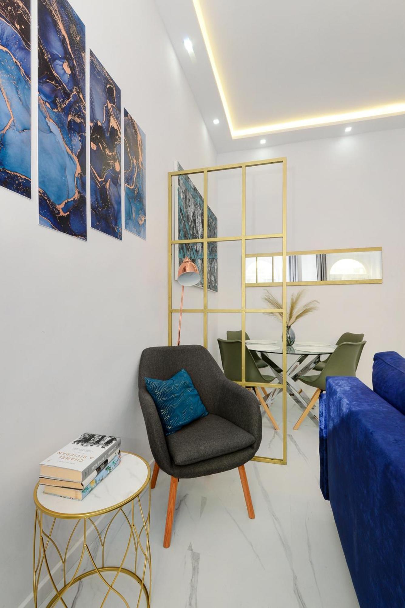 White & Gold Apartment Будапеща Екстериор снимка