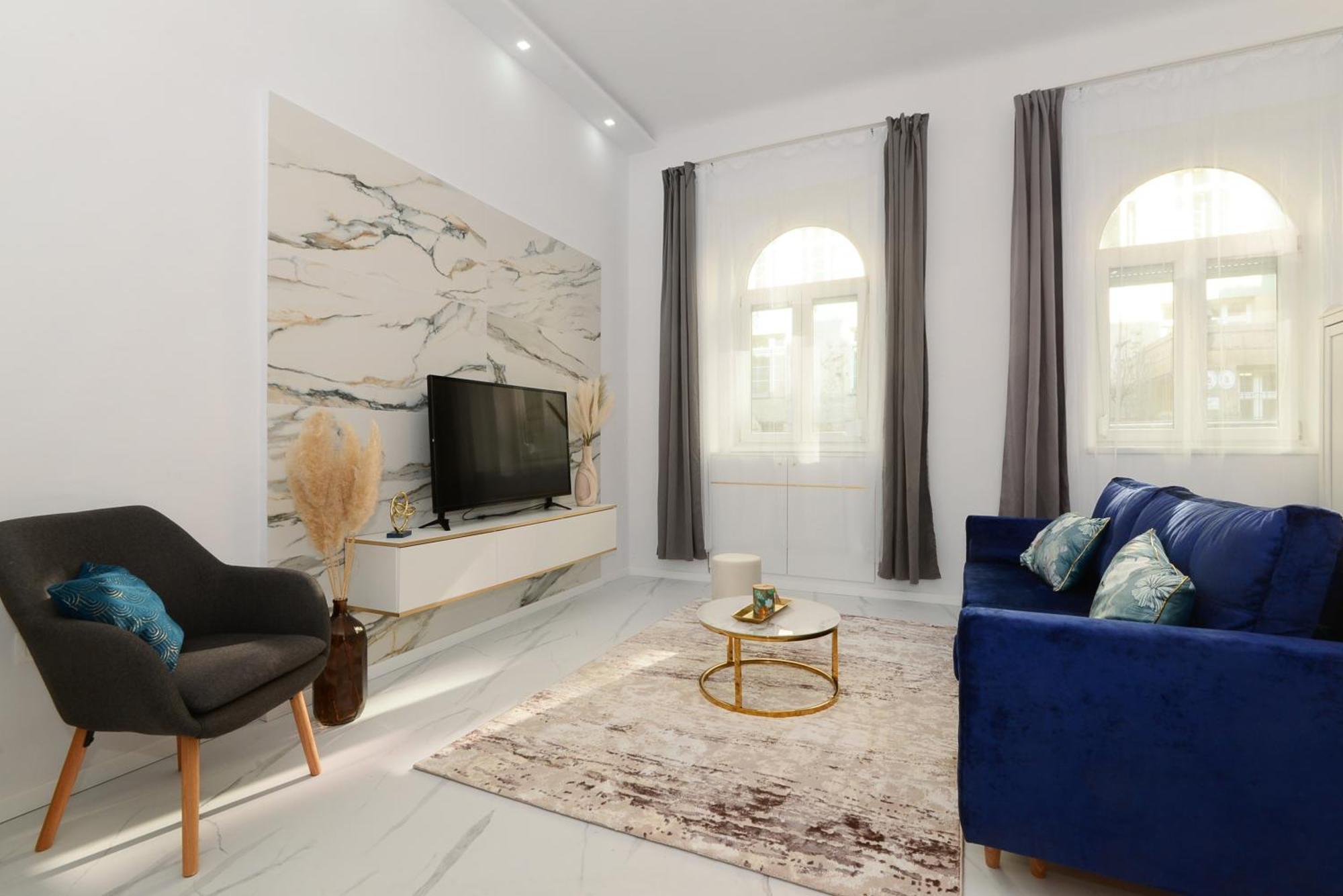 White & Gold Apartment Будапеща Екстериор снимка